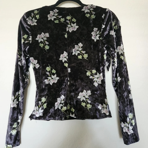 Slate and Willow Daphne Top - Picture 4 of 13